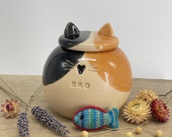 calico cat Urn, spots cat Urn, Ceramic Urn for Ashes, Pottery Urn for Pets,