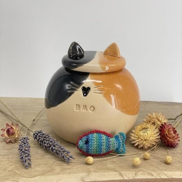 calico cat Urn, spots cat Urn, Ceramic Urn for Ashes, Pottery Urn for Pets,