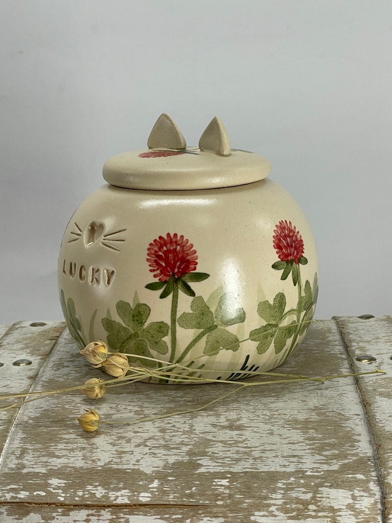 Clover Cat Urn, Grass Urn for Ashes, Creamation Urn, Pottery Urn for Pets, Cat Urn image 5