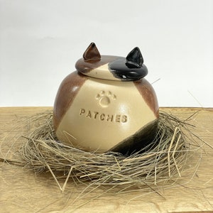 calico cat Urn, spots cat Urn, Ceramic Urn for Ashes, Pottery Urn for Pets,