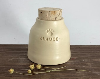 Simple white pet urn, white cat urn, white dog urn, milkwhite