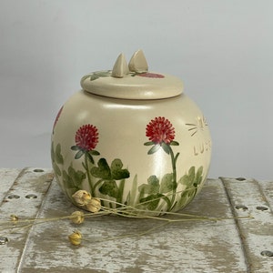 Clover Cat Urn, Grass Urn for Ashes, Creamation Urn, Pottery Urn for Pets, Cat Urn image 4