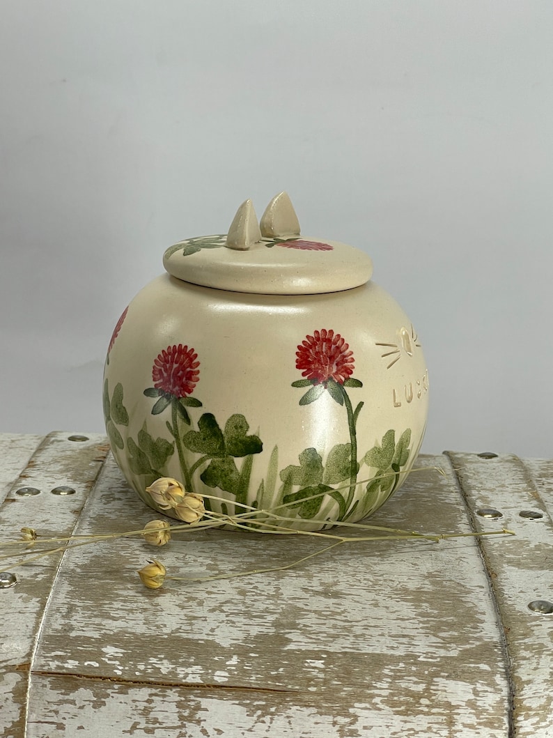 Clover Cat Urn, Grass Urn for Ashes, Creamation Urn, Pottery Urn for Pets, Cat Urn image 4