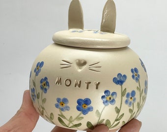 Forget me not White pet Urn, Bunny urn Ceramic Urn for Ashes, simple pet urn