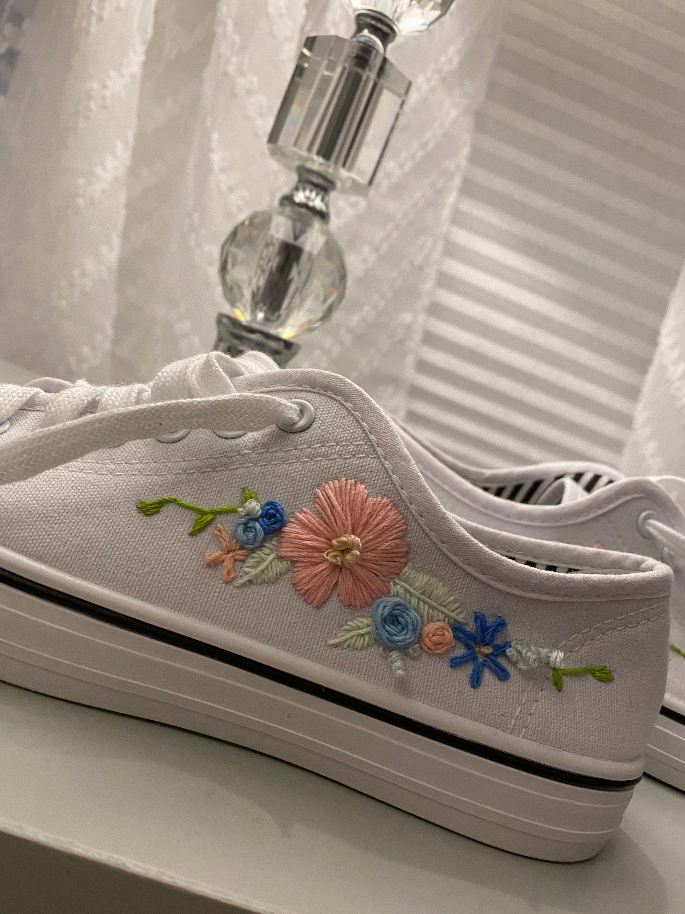 flower embroidered sneakers