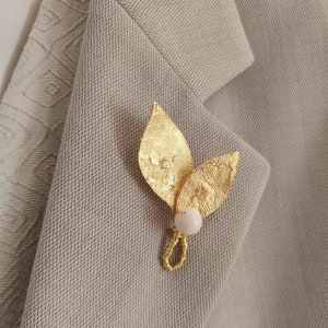 Groom&#39;s Boutonniere for Men, 22k Gold Buttonhole, Leaf Corsage Gift for Father Usher Groom Groomsman 6026