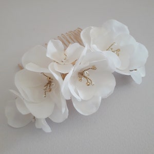 Wedding Hair Comb Flower Bridal Headpiece White Wedding Hair Piece Floral Hair Accessory 3474