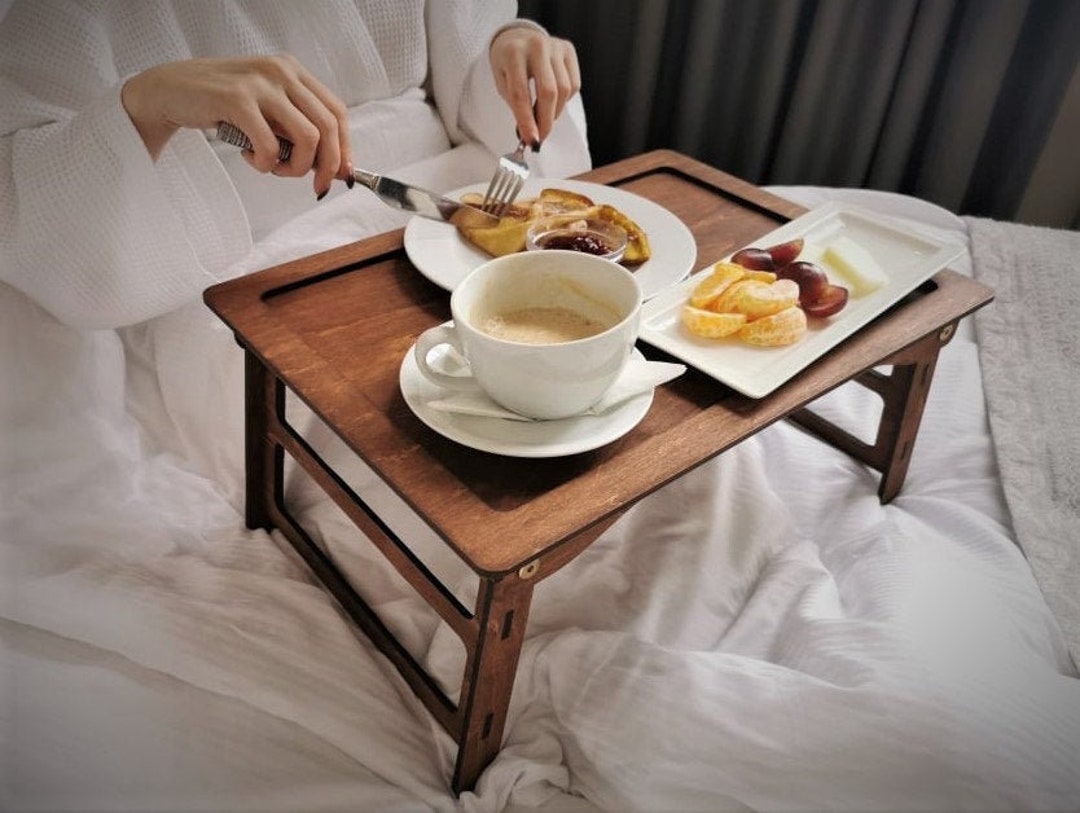 PATIKIL Bandeja de desayuno de 18.9 x 12.6 x 9.4 in, bandejas de cama con  patas plegables, bandeja portátil de madera para servir, escritorio para