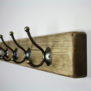 Appendiabiti rustico in legno, legno massello, rovere scuro cerato, montaggio a parete