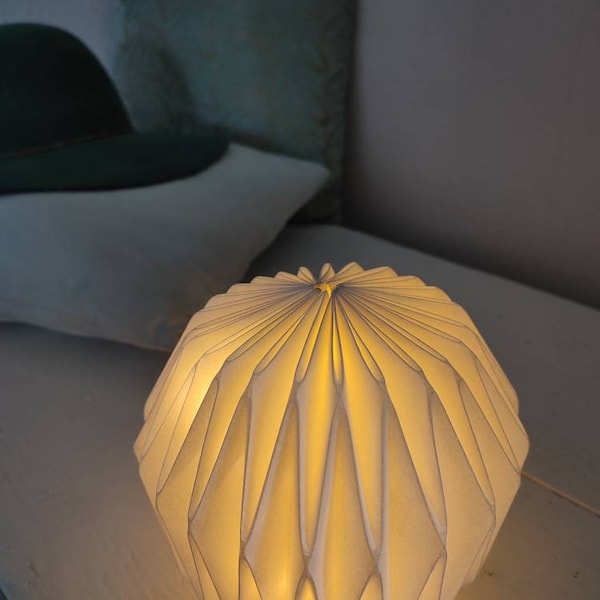 Lampe à poser en origami / Baladeuse en origami