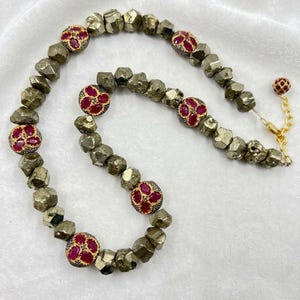 Collar de plata de ley 925 con pepitas de rubí y pirita dorada en bruto, 9-11 mm, 45,7 cm (18 pulgadas)