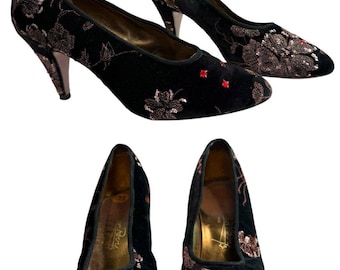 1980s WILLY VON ROOY Embroidered  Black Velvet Pumps With Rhinestones Size 7.5