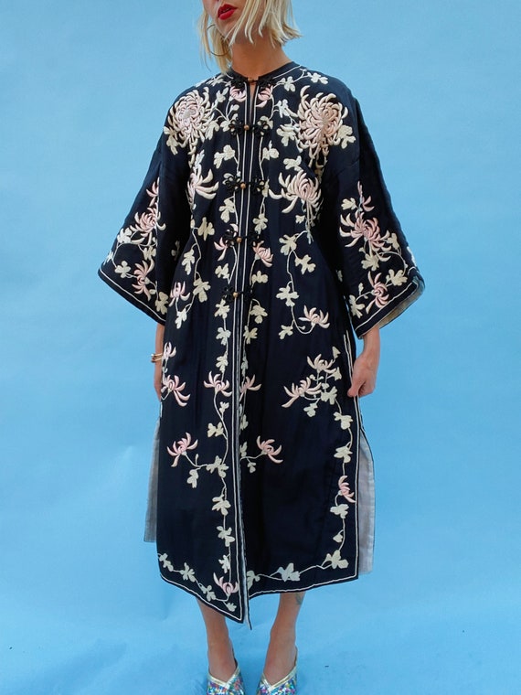 Antique 1930s Vintage Silk Floral Embroidered Chi… - image 1