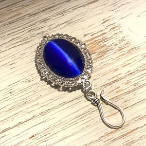 Cobalt Cat's Eye Magnetic Portuguese Knitting Pin, Gift for Knitters, Birthday Gift for Best Friend