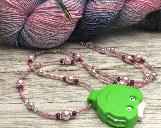 Locking Row Counter Necklace for Knitting or Crochet, Stitch Counter, Crochet Gifts, Mother's Day Gift for Knitter