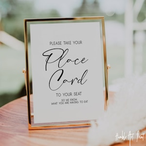 Por favor, lleve su tarjeta de lugar a su asiento para que sepamos lo que tiene que comer. Signo, signos de boda, asientos de boda, signo de tarjeta de lugar de boda.