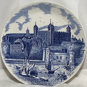 Delft Plate ~ &quot;Tower of London&quot; ~ Vintage Collector Plate