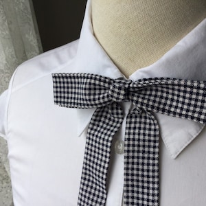 Necktie with button!