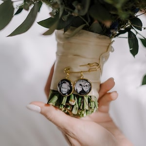 Bride, Groom memory photo bouquet charm or lapel pin, gold 20mm tie pin keepsake gift, groomsmen boutonniere photograph frame charm.