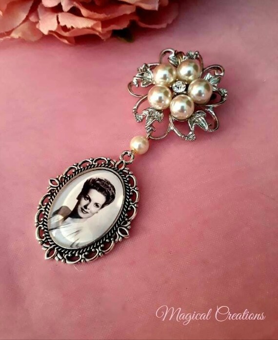 Broche Breloque Avec Perles Noires - Occasion - Alliage Et Perles - Style Vintage