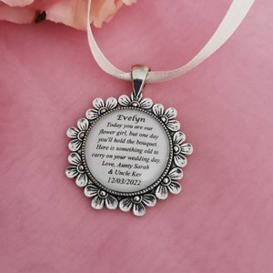 Brautjungfer oder Blumenmädchen personalisierte Andenken Charme, Chef Brautjungfer, Trauzeugin, Ehrenhochzeit Dankeschön Geschenk, etwas alte Charme