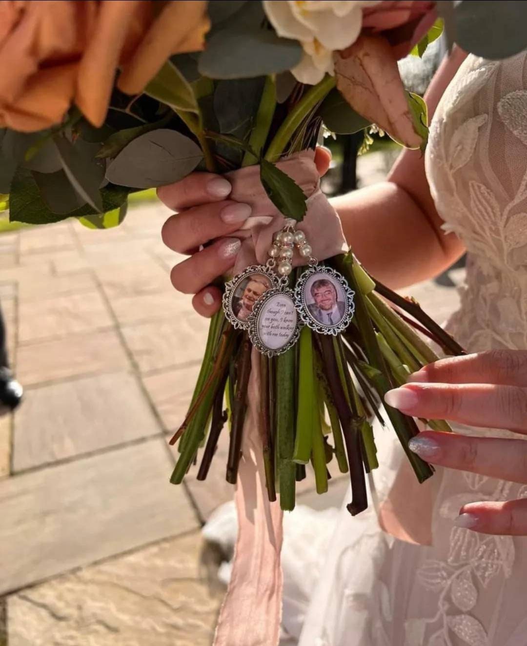 Bijou de bouquet de mariée personnalisé | Médaillon photo mariage