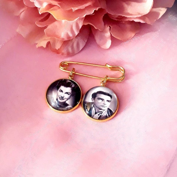 Novia o novio recuerdo de oro photo bouquet charm o lapel pin, 18mm o 20mm tie pin keepsake gift, groomsmen boutonniere photo frame charm.