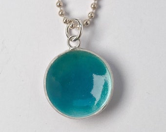 Pendentif en émail turquoise