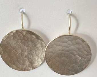 Silver earring discs, round hammered