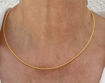 Gold choker with click closure, 1.5 mm