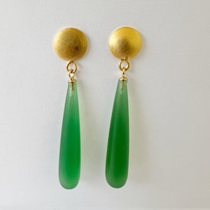 Golden ear studs green agate pompoms