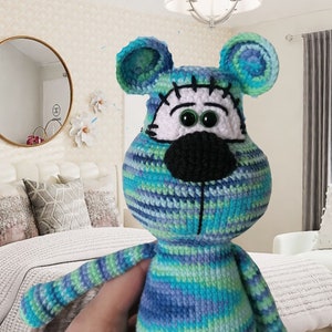 Gehäkelter Teddybär, handgemachtes Amigurumi, Kindergartenspielzeug. Tolles Geschenk für Geburtstag, Babyparty