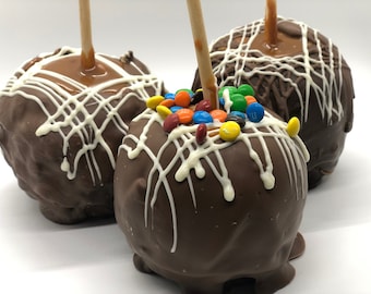 Manzana con chocolate y caramelo