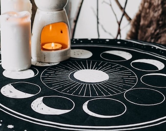 Versatile Moon Phase Tarot Cloth, Enhance Your Daily Rituals with Lunar Magic, 100% Fabric Cotton, Perfect for Tarot Reading and Altar Decor