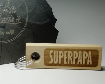 Gravur Schlüsselanhänger aus Holz - Modell: SUPERPAPA tolles Geschenk zum Vatertag