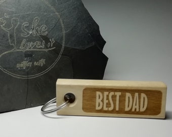 Gravur Schlüsselanhänger aus Holz - Modell: BEST DAD tolles Geschenk zum Geburtstag oder Vatertag