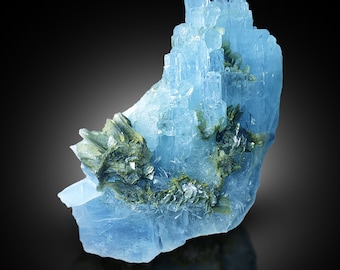 870 Gram Natural & Unheated Blue Aquamarine Mineral Specimen