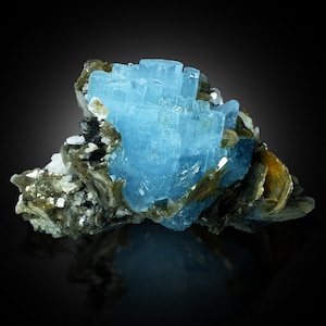 544 Gram Top Quality Natural & Unheated Blue Aquamarine Mineral Specimen