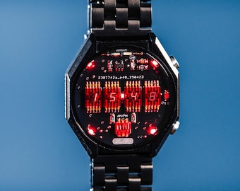 Seltene Armbanduhr TimeRed 2 (Metall, Spritzwasserfest, Saphirglas) Futuristic von RedCo
