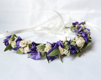 Corona para el cabello 'Purple Reigen' hecha de flores secas orgánicas