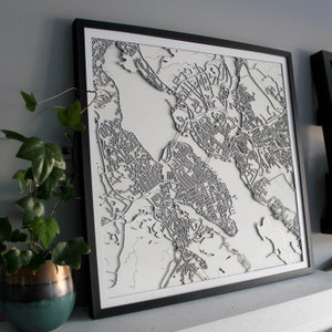 Sculpture sur la rue Halifax (27,5 x 27,5 pouces)
