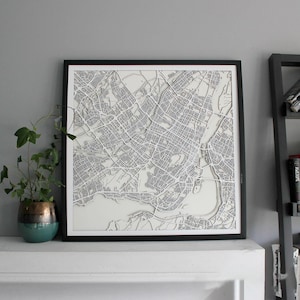 Sculpture de rue Montréal (Version 2 - Pleine ville) (27,5 x 27,5 pouces)
