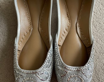 Hand embroidered & Handcrafted Leather pumps - Khussa shoes