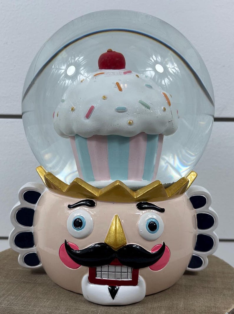 Nutcracker Colonel Cupcake Snow Water Globe