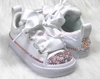 flower girl with converse