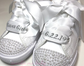 flower girl with converse