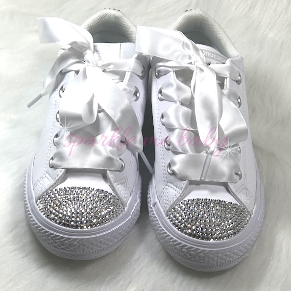flower girl with converse