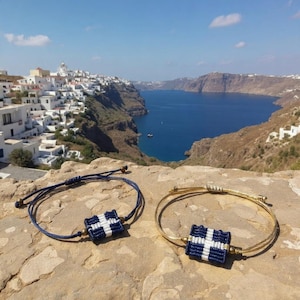 Pulsera de macramé con bandera griega, pulsera de macramé, joyería de macramé, joyería griega, pulseras de bandera, pulsera hecha a mano, joyería étnica, bandera griega