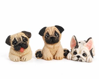 Set di mini statuette di cani – 2 carlini e un bulldog francese, adorabili cuccioli decorativi, miniature da scrivania, regalo per amanti dei cani, piccole statuette di animali