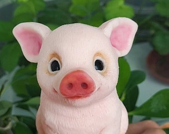 ポリマー粘土のミニチュアピンクの豚、かわいい小さなフィモの置物